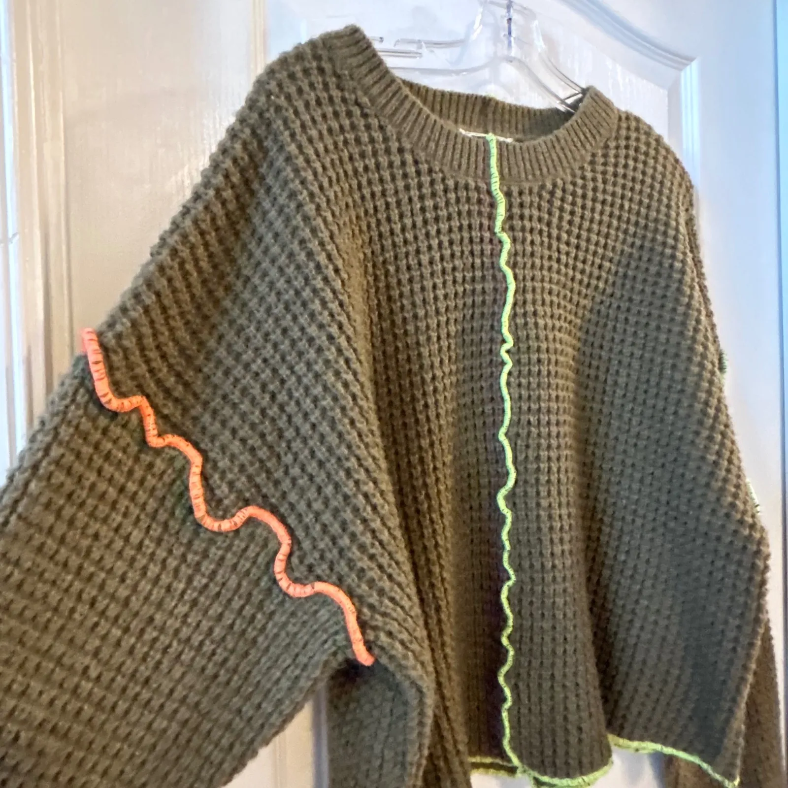 New In Waffle Knit Sweater Olive Green Neon Contrast Stitch Cropped Size Large Brown - Image 8