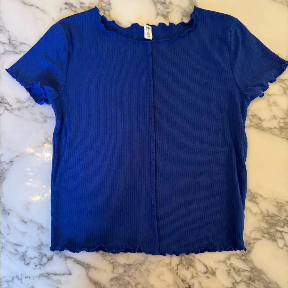 NWOT BP. Cropped Cobalt Blue Short Sleeve Tee Size Small - Image 2