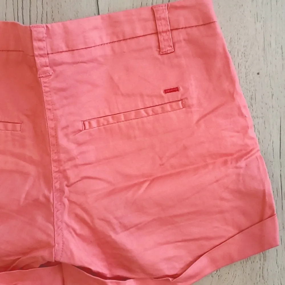Woman's Hot Peach Chino Shorts. Size 4 - Image 3