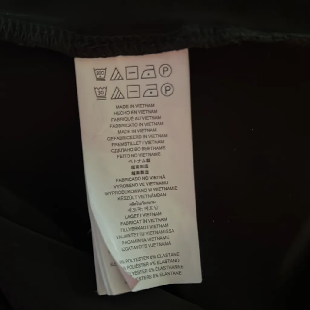 Michael Kors 🖤 cold shoulder dress - Image 7