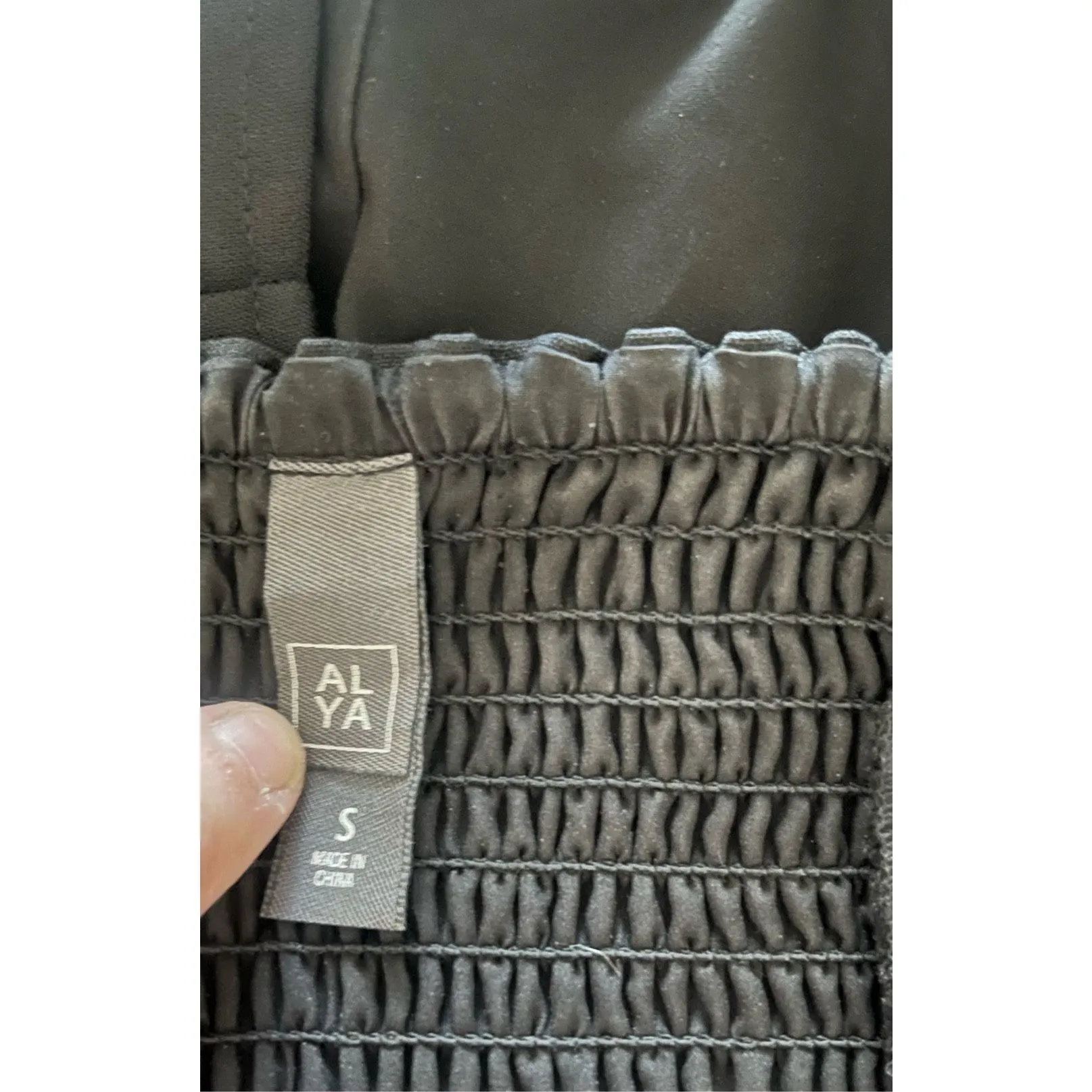 Alya  Black Ruched Back‎ Cropped Tank Size Small - Image 2