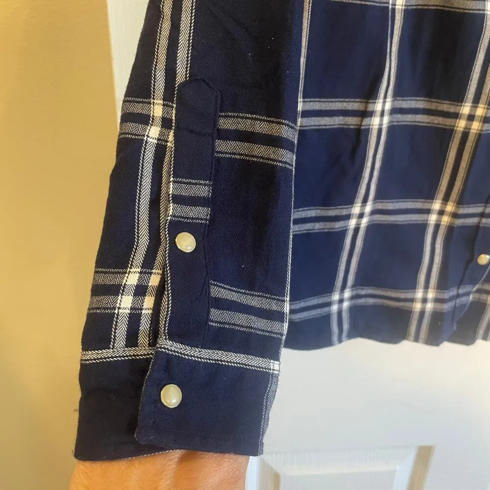 Jachs Girlfriend Ladies L shirt Womens Cozy Flannel snap up blue plaid size Lg - Image 9