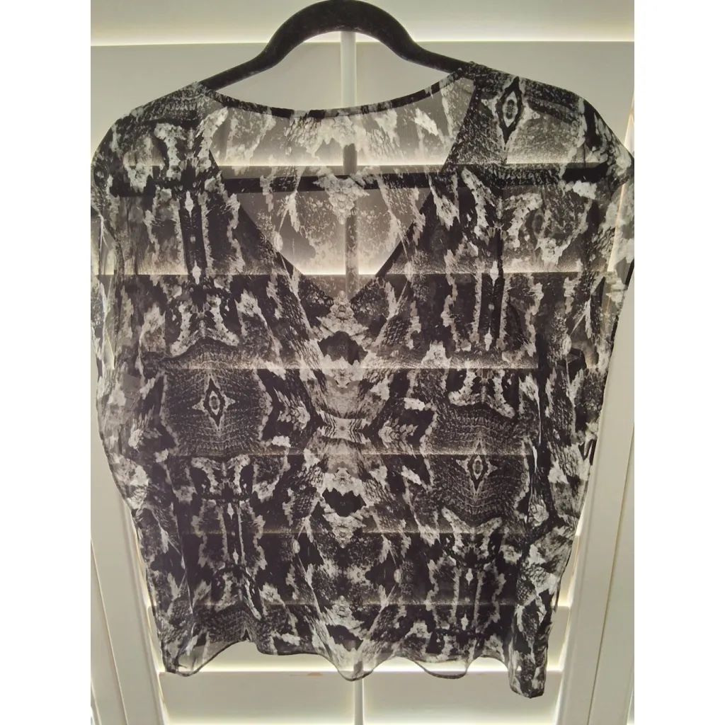 Guess Size S Womens Black White Front Lined With Logo Blouse - Image 7