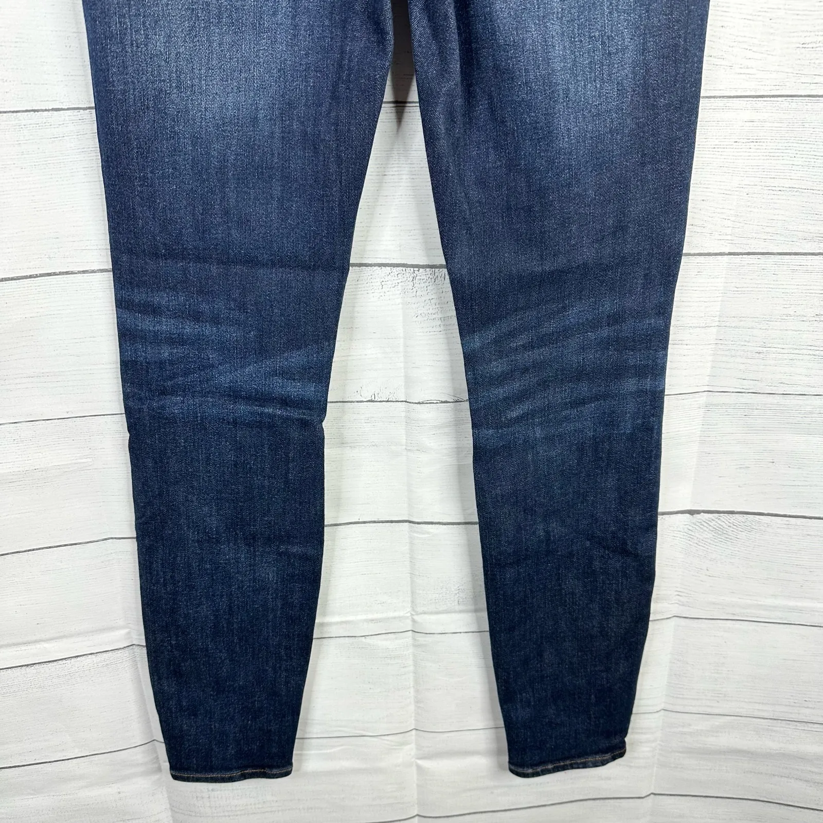 Land Ends Womens size 2 Mid Rise Pull On Skinny Jeans Jegging - Image 6