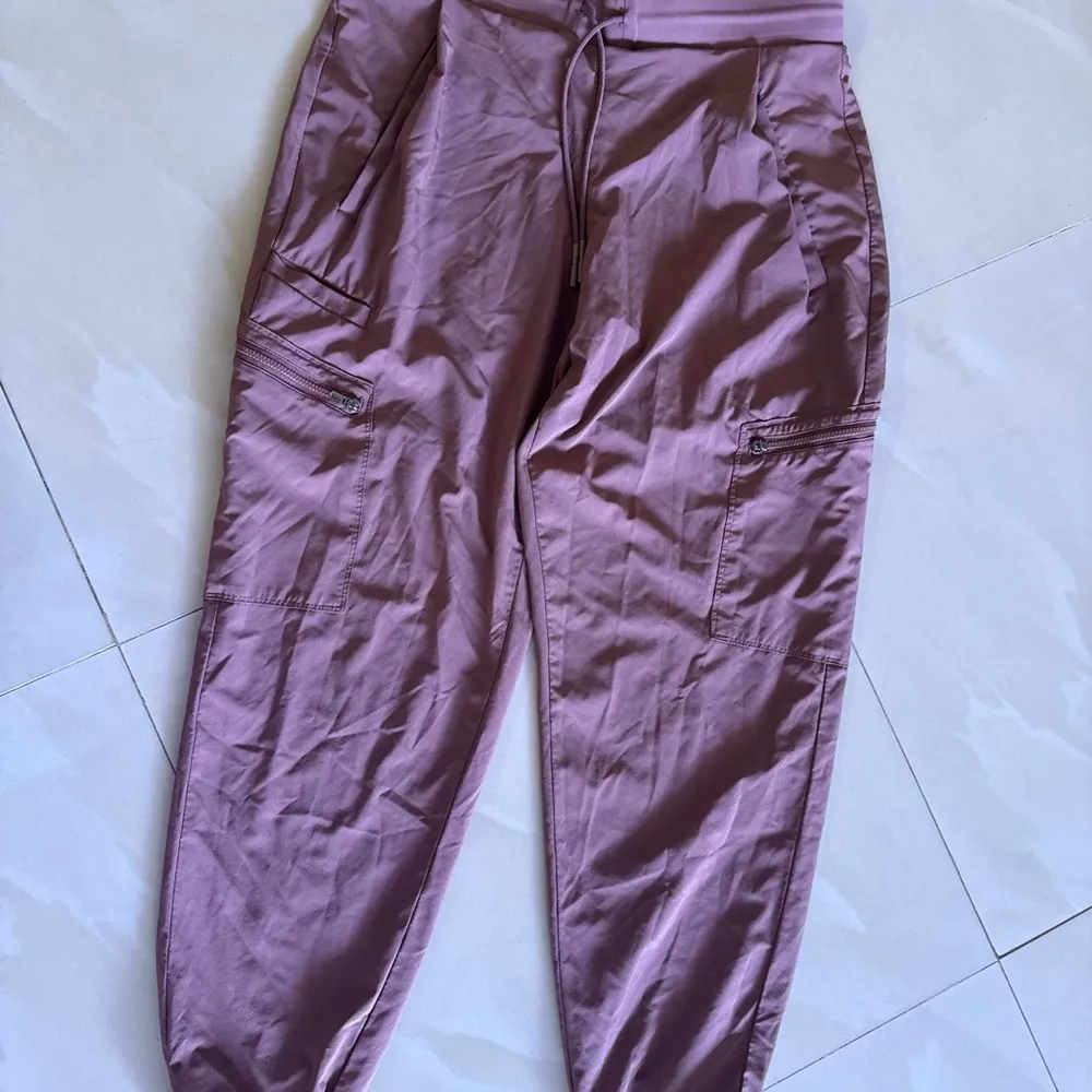 Athleta Venture Jogger Cargo Pant in Hearth Rose Size 8 - Image 10