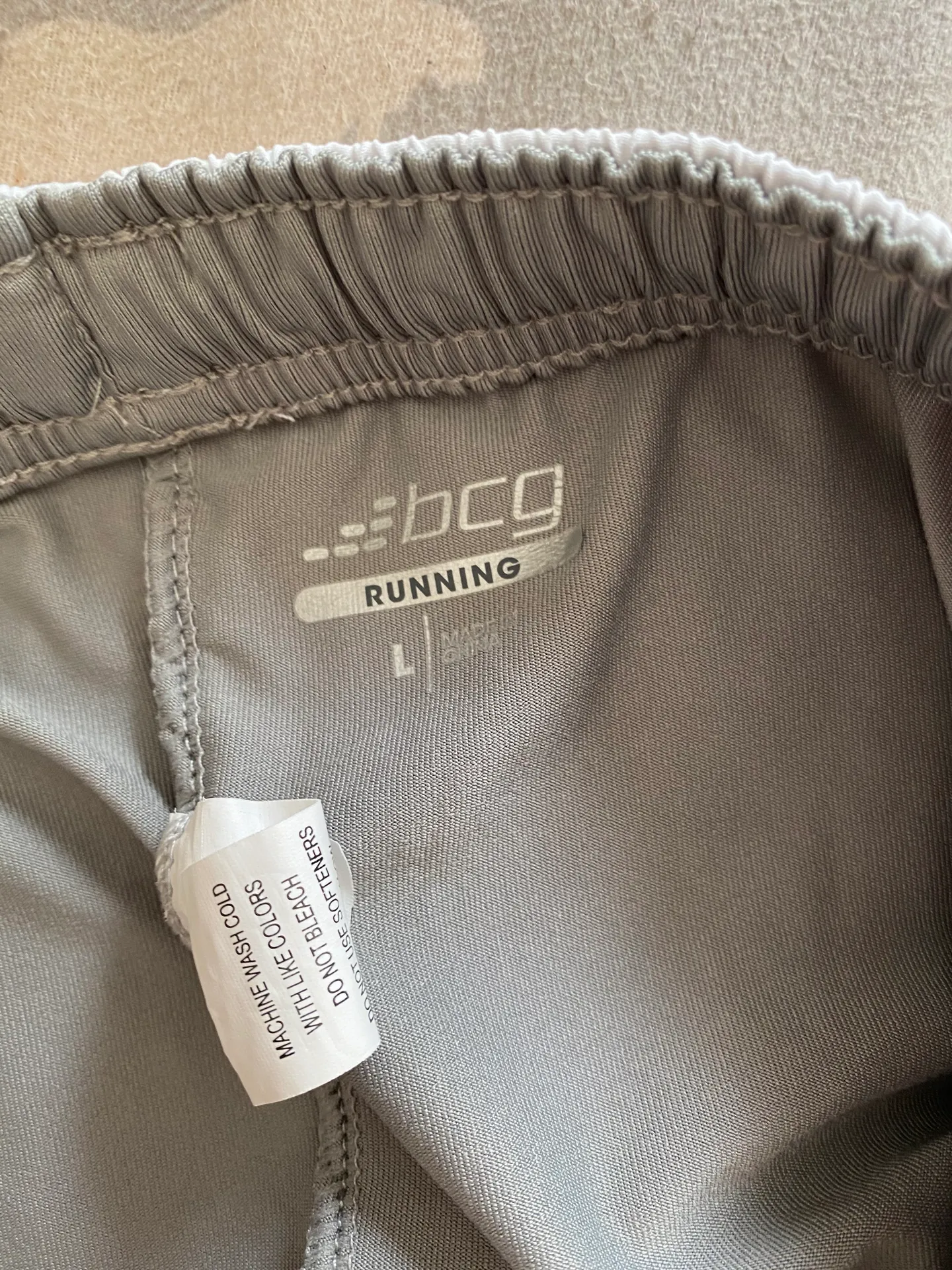 White Shorts Size L - Image 3