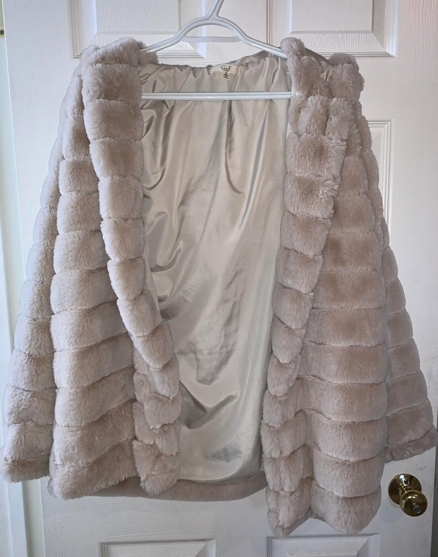 easel Blush Fur Jacket - Image 4