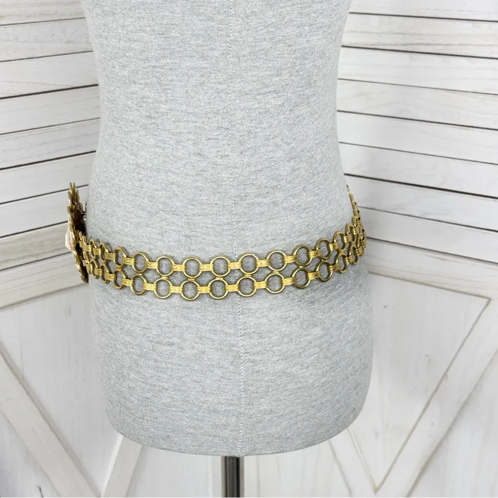 Vintage Victorian Revival Cameo‎ Medallion Carved Resin Chain Belt Gold Pink - Image 3