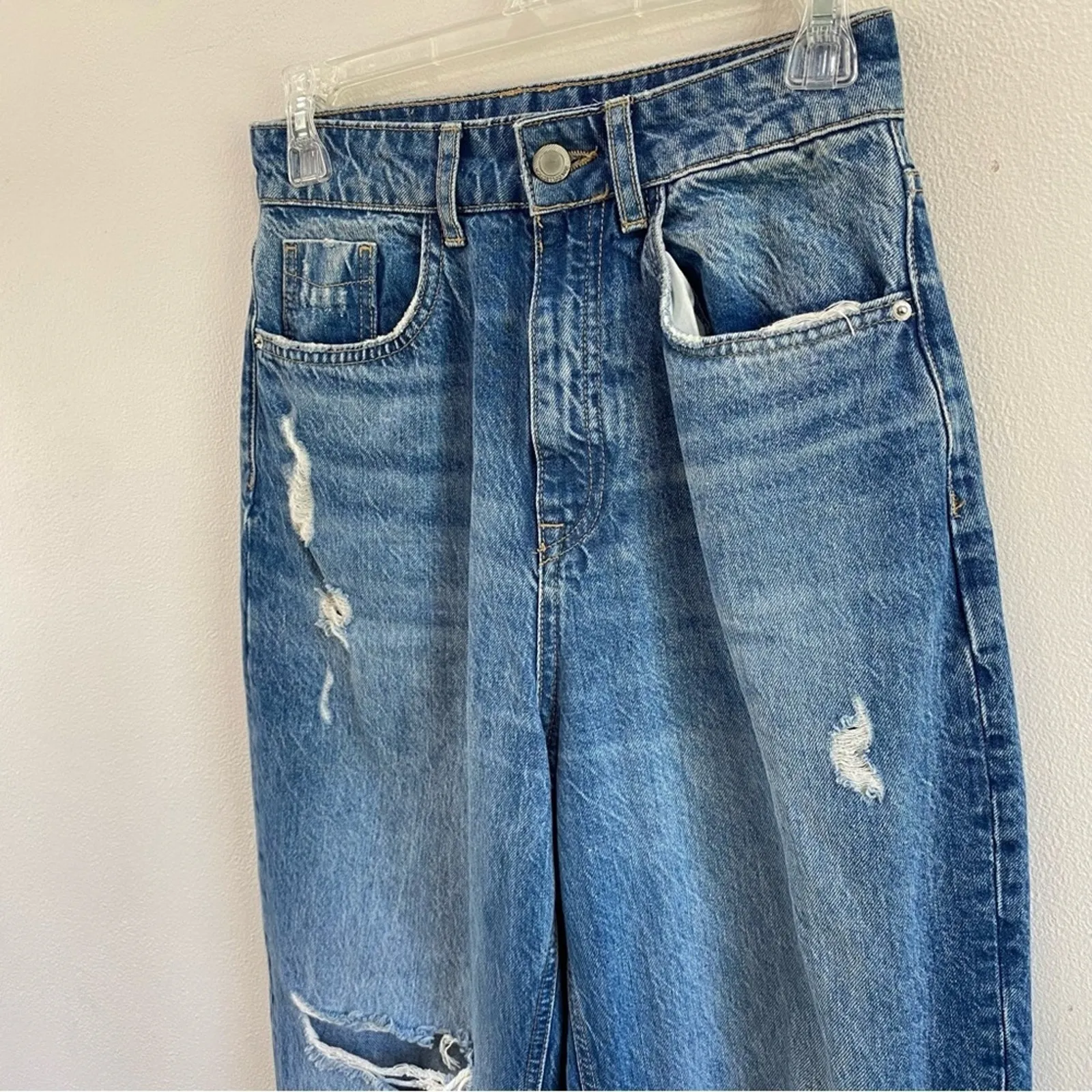 Zara High Rise Straight Leg Ripped Jeans Size 4 100% Cotton Mom Fit Cropped - Image 4
