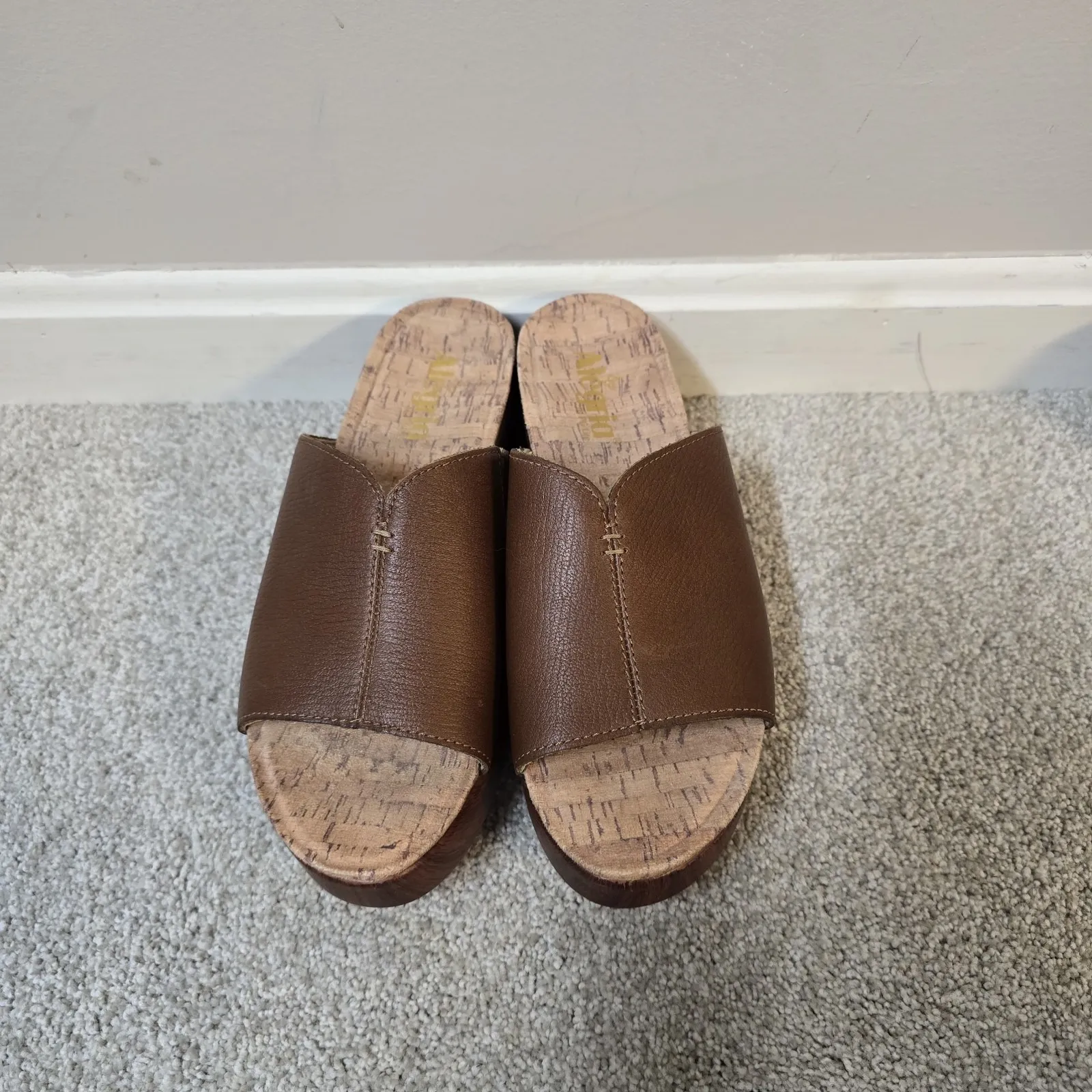 Alegria Triniti Brown Faux Wood Platform Wedge Slip-On Sandals 39 US 8.5/9 EUC - Image 2