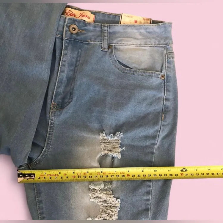 NWT Elite Jeans Distressed Destroyed Denim Light Wash Blue Size 11/30 - Image 5