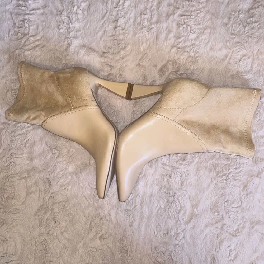 Size 7.5 boots - Image 10