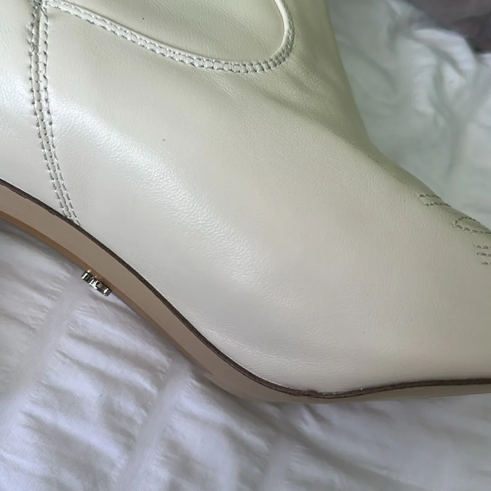 Sam Edelman Cream Heeled Boots with Western Flair - Image 13