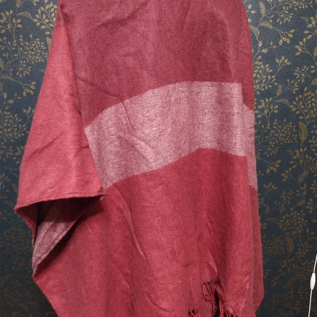 Woolrich Deep Red Shawl with Fringe - Image 4