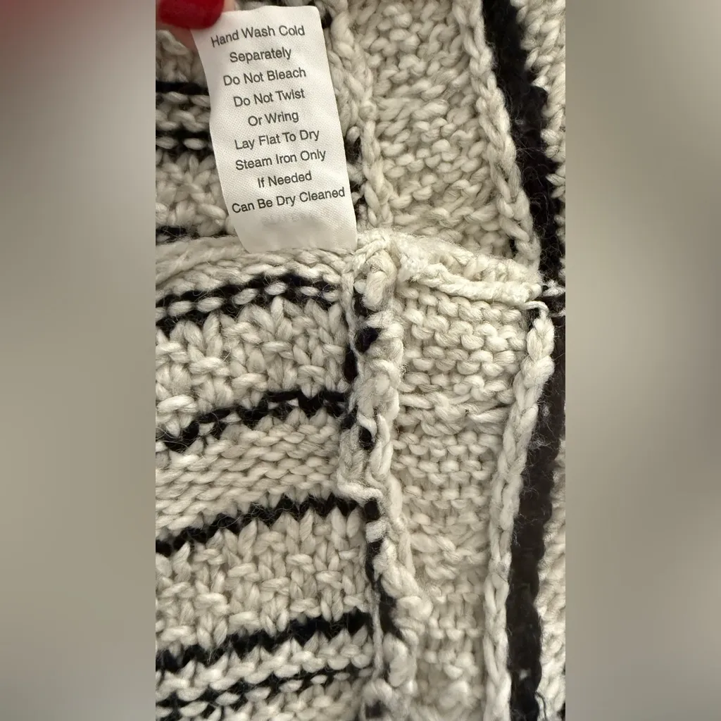 CABI 2011 Vest Capelet Schrug Striped Black & White Knit-Large Wool Blend - Image 11