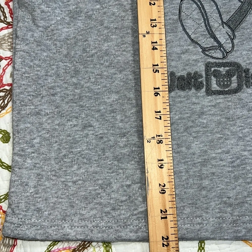 Disney size small grey pullover sweater embroidered Mickey Mouse Disney World ls - Image 5