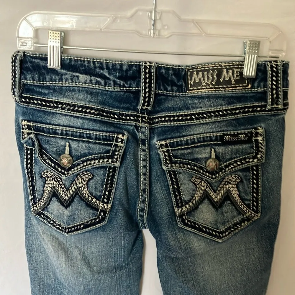 Miss Me: Tulip Color (X1019ER) Distressed Blue Jeans- Easy Boot- 28 - Image 12