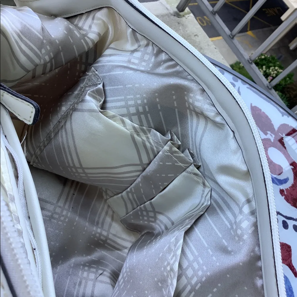 London fog beige purse - Image 8