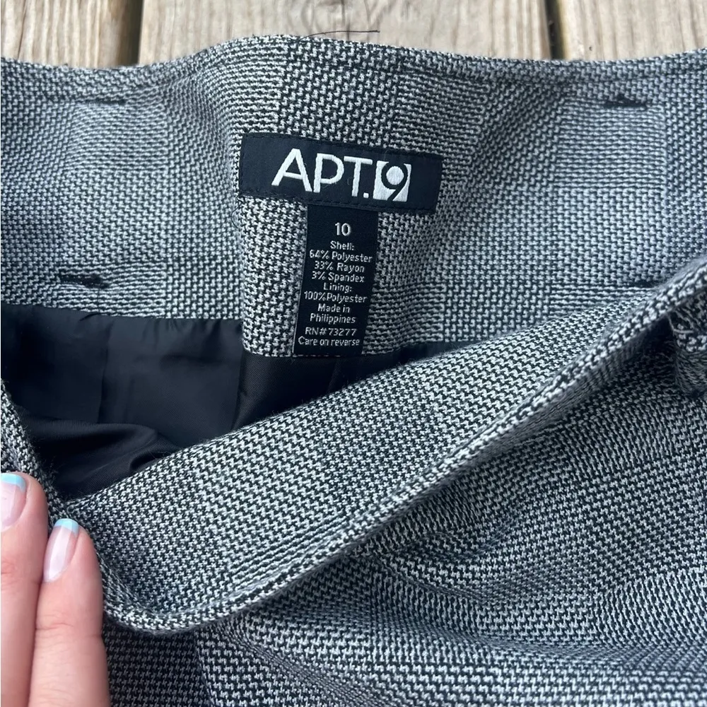 apt. 9 | size 10 plaid skirt with buttons - Image 3