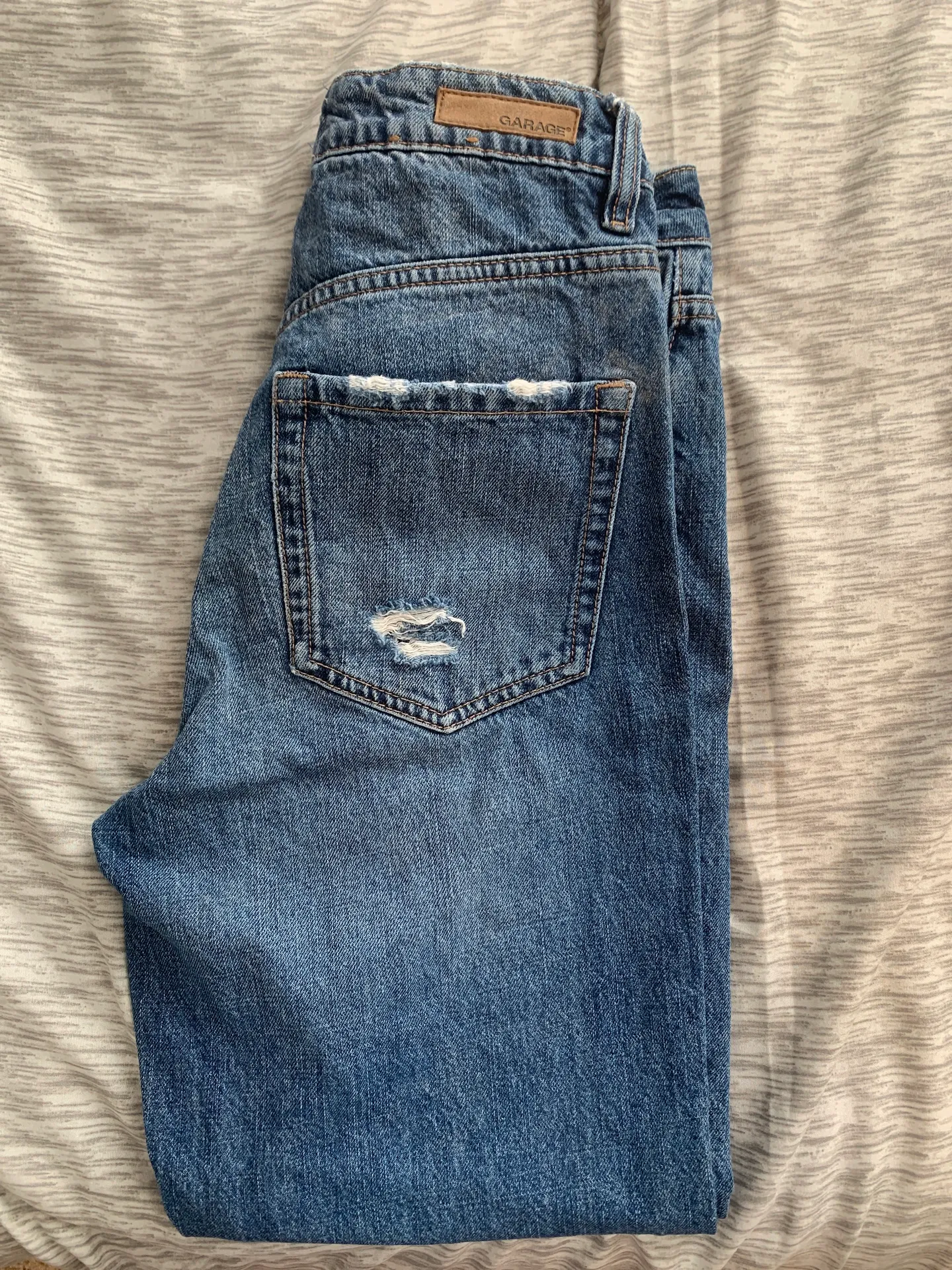 Garage Mom / Boyfriend Jeans - Image 3