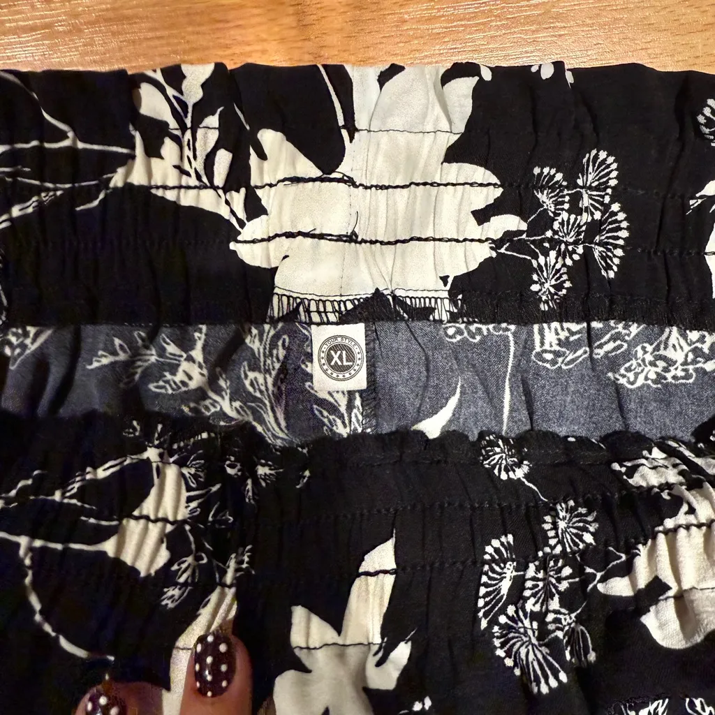 Floral Black and White Maxi Skirt Size XL - Image 3