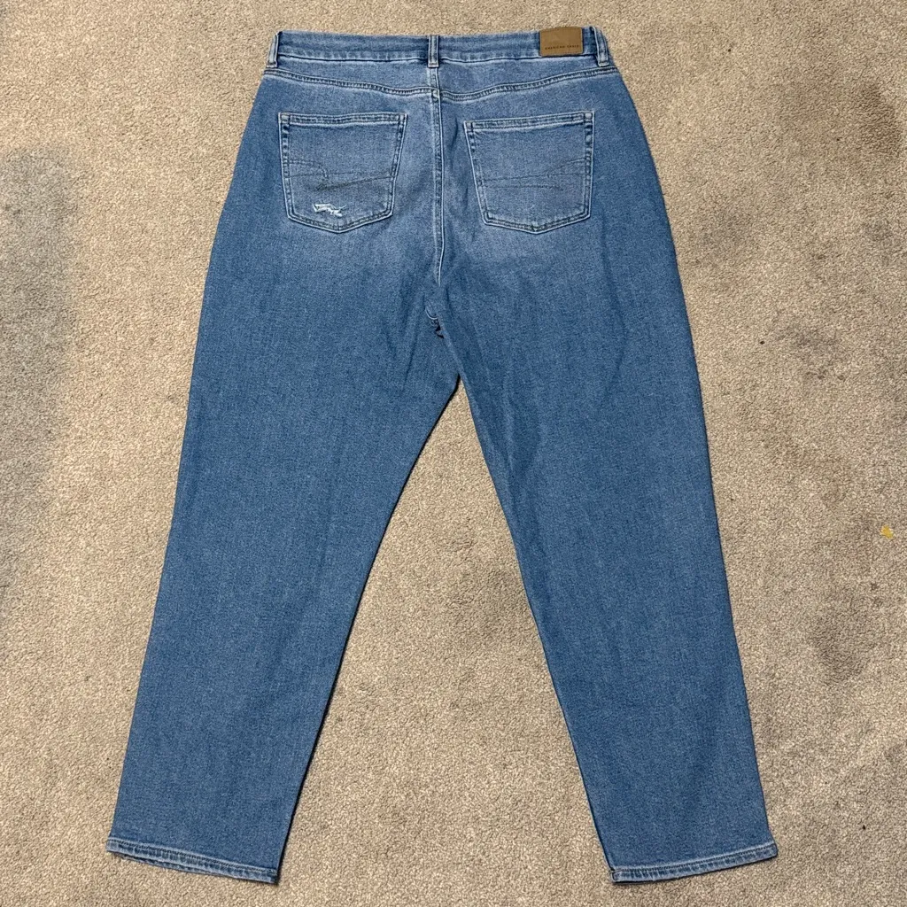 American Eagle Medium Wash Curvy Mom Jeans Size 14 - Image 2
