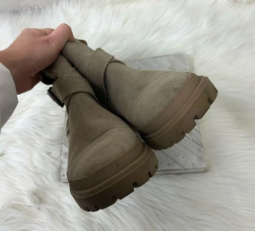 Lucky Brand Elyton Tan Suede Chunky Lug Sole Boots Size 9 - Image 4