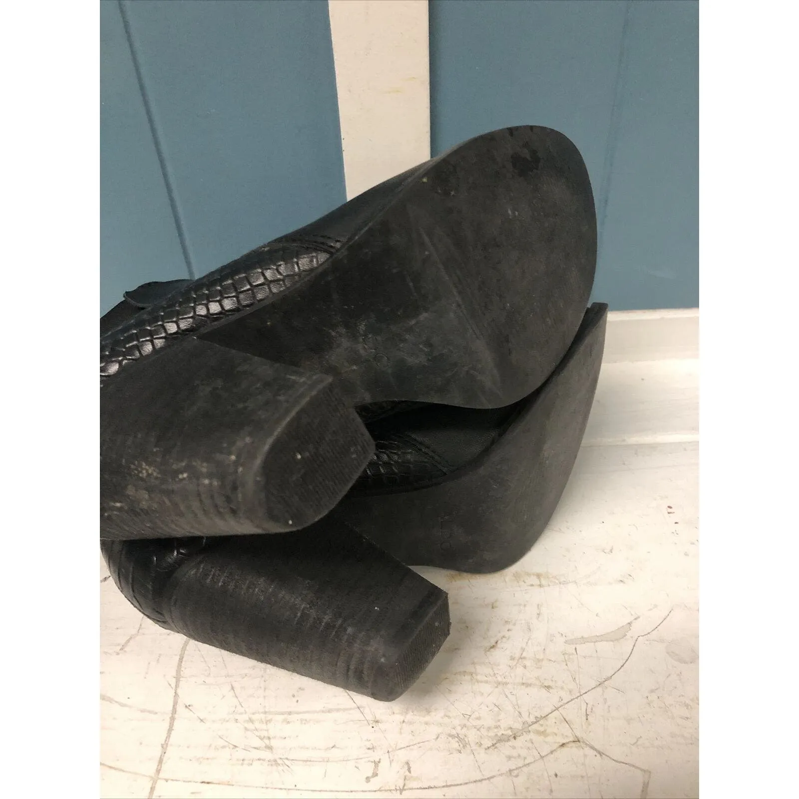 Aldo Women's Black Heeled Boots Faux‎ Snake Print Booties Size 6.5 - Image 7