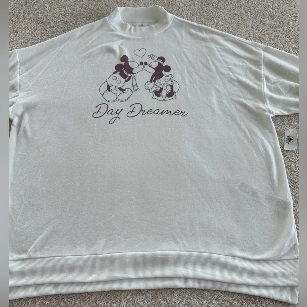 NWT Disney Parks 2021 Day Dreamer Super Soft Fleece Top size XL - Image 2