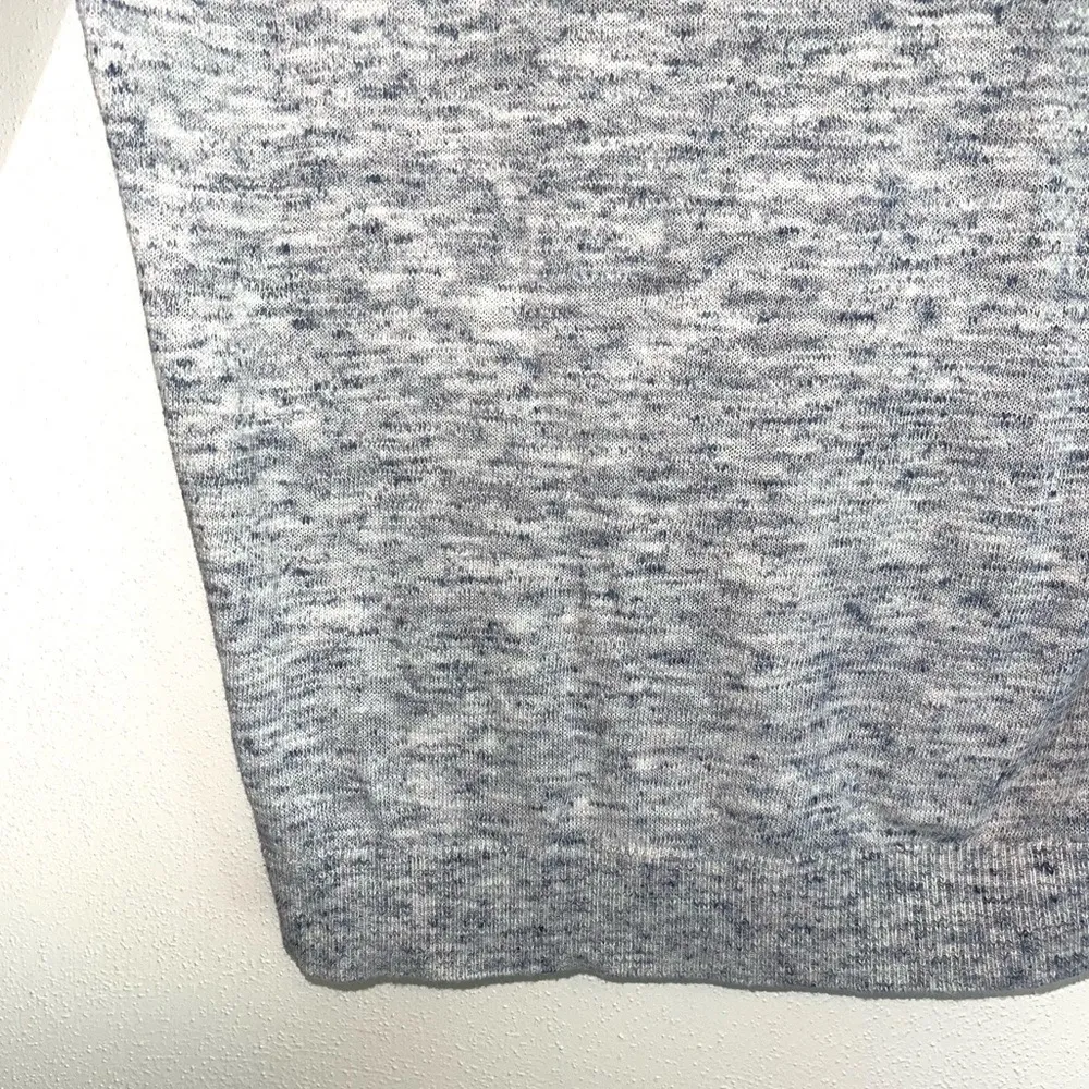 Light Blue Heathered V-neck Fitted Sweater - Image 5