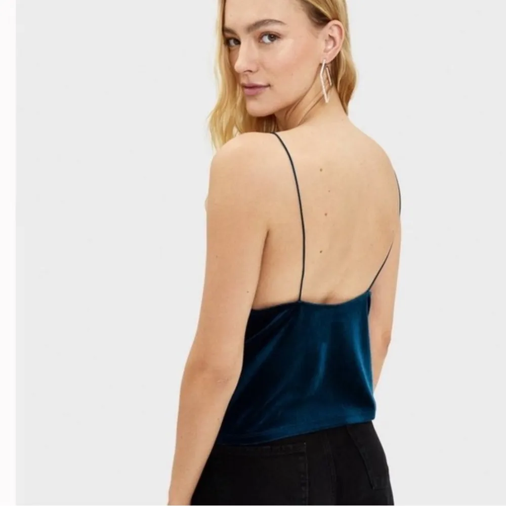 Bershka velvet lace cami size medium - Image 2