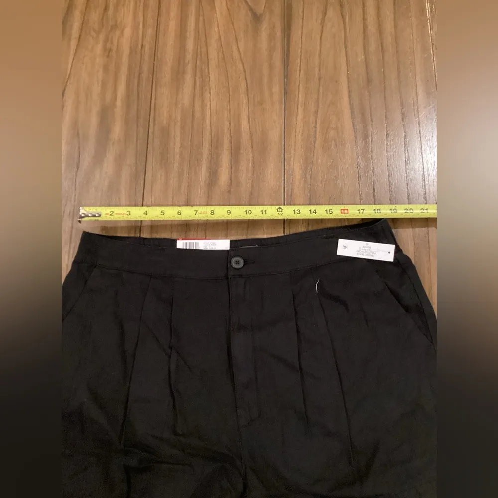 Black linen pleated shorts nwt size large new XL - Image 4