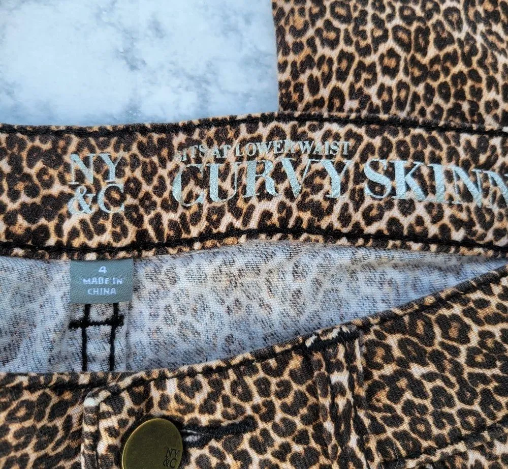 NY&CO leopard print skinny jeans size 4 - Image 5