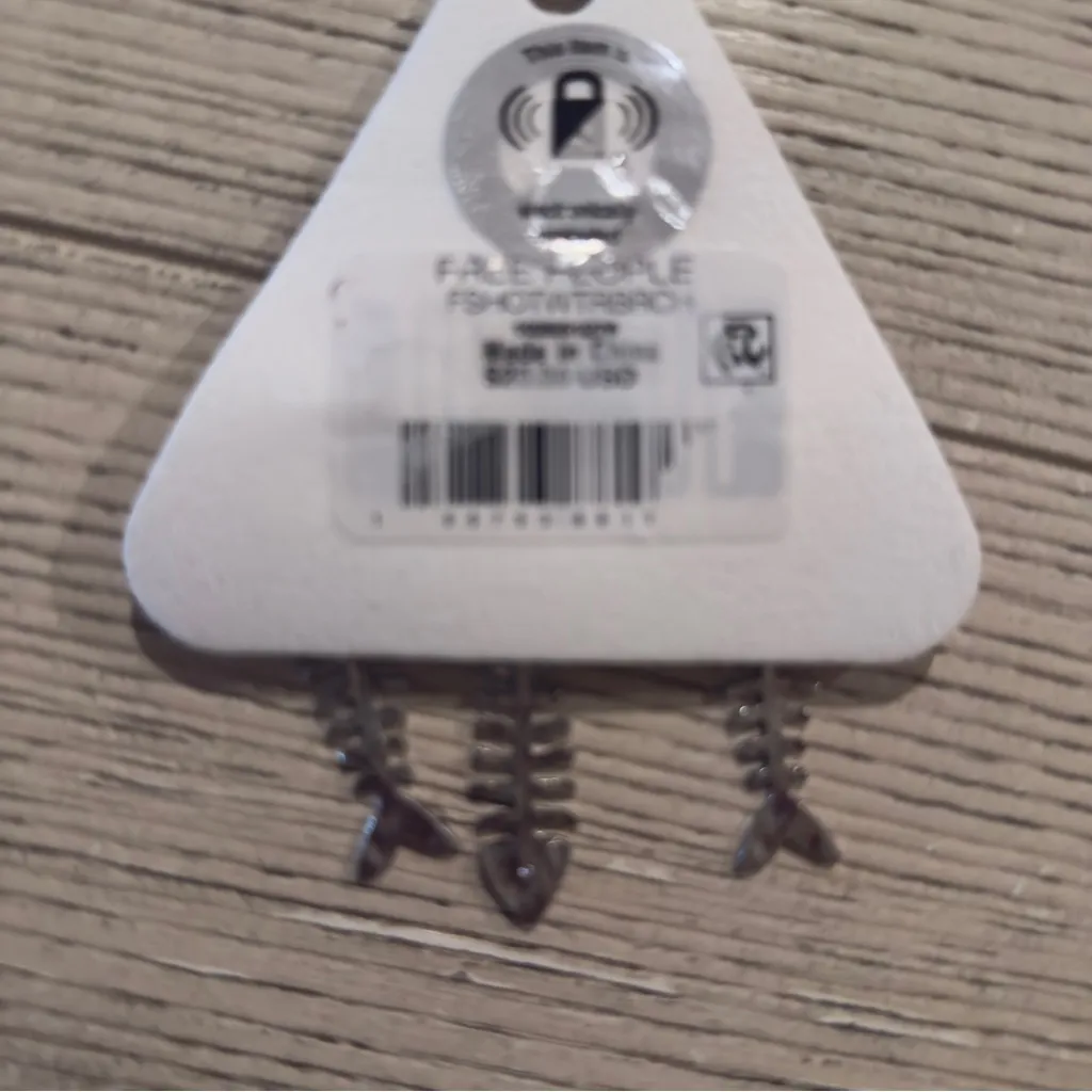 FREE PEOPLE 
Fish Outta Water Brooch - Silver - Image 7