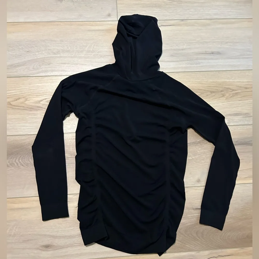 Fabletics Hoodie Size Medium - Image 9
