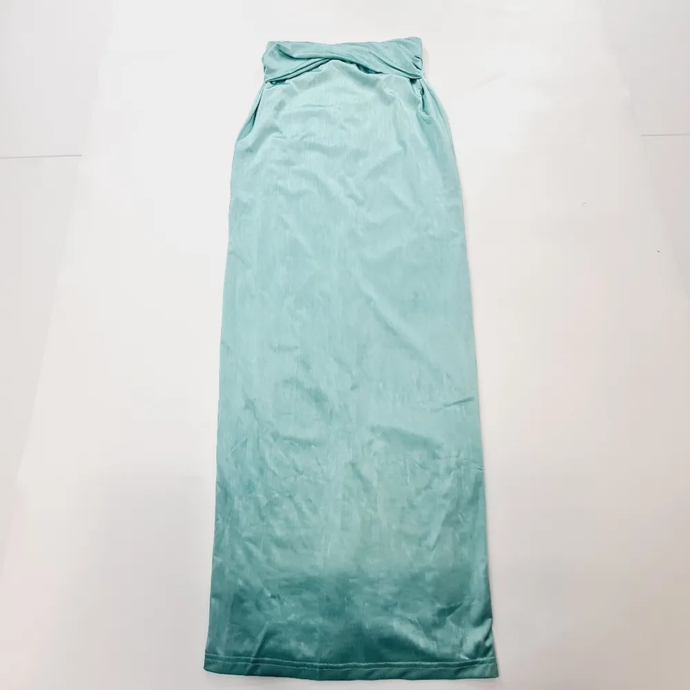 Superdown Joana Maxi Skirt in Teal - Image 3