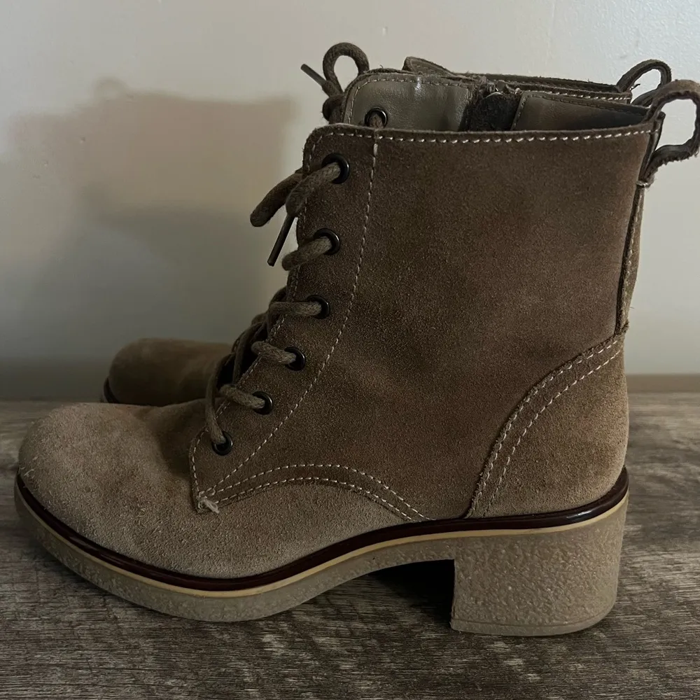 Blondo Light Brown Suede Leather Boots Women’s Size 9.5 Chunky Heel Waterproof - Image 4