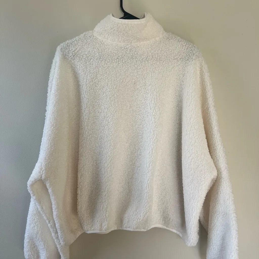 Old Navy Women's Off-White Teddy Pullover - Image 3