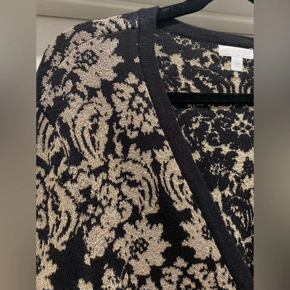 New York & Company Button-Down Black & Gold Metallic Floral Sweater Cardigan XL - Image 8