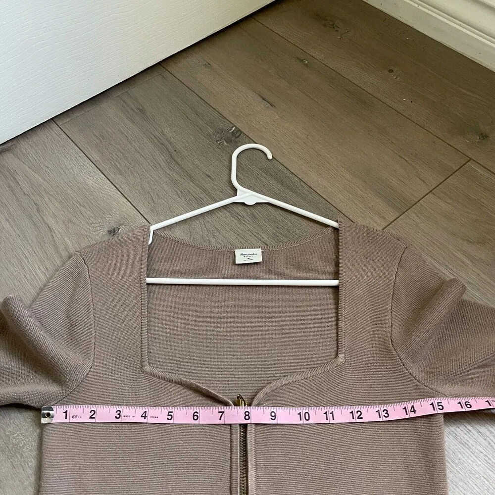 Abercrombie & Fitch Taupe Zip-Up Notch-Neck Slim Green Top Women's Medium - Image 5