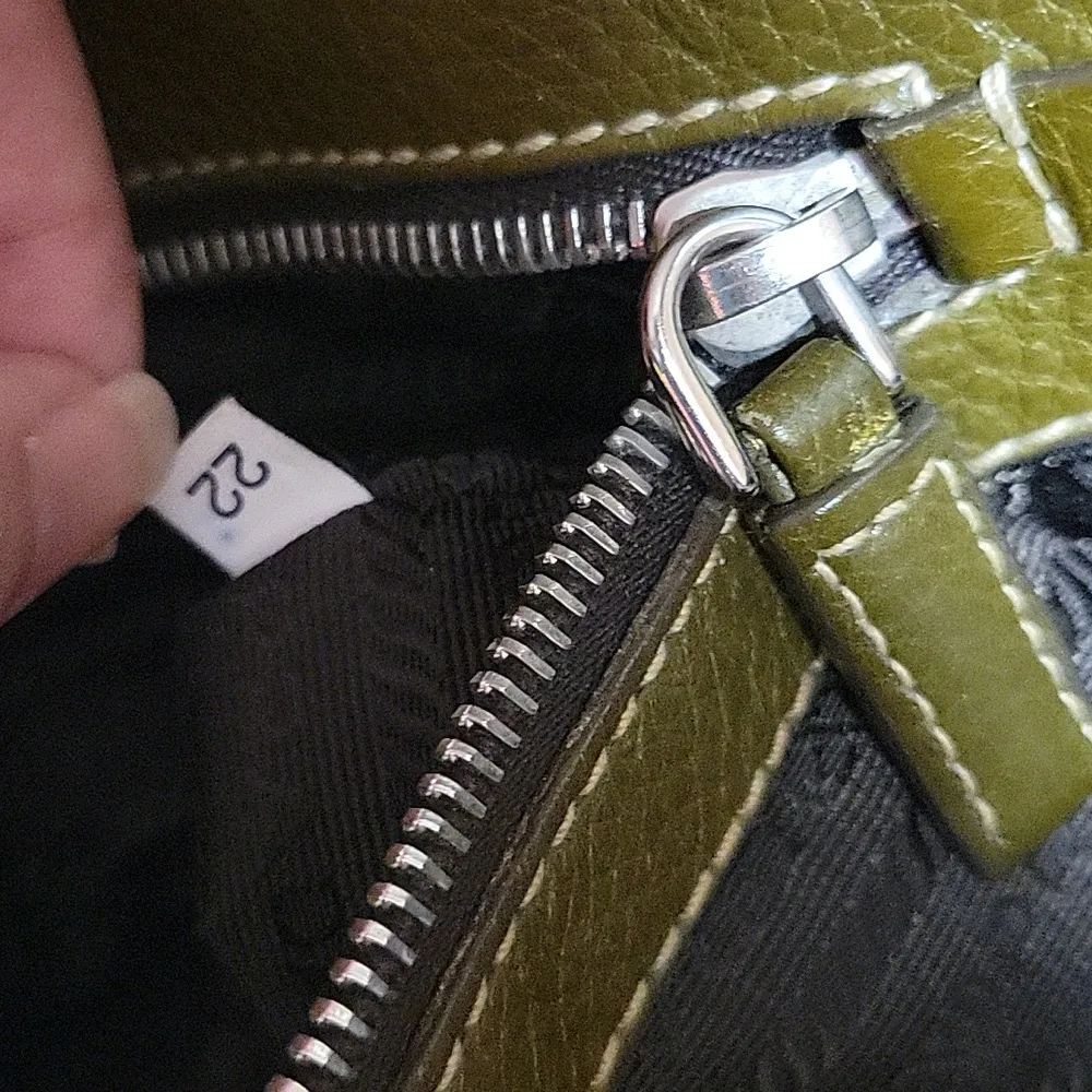 Prada Vitello Daino Leather Bag - Image 11