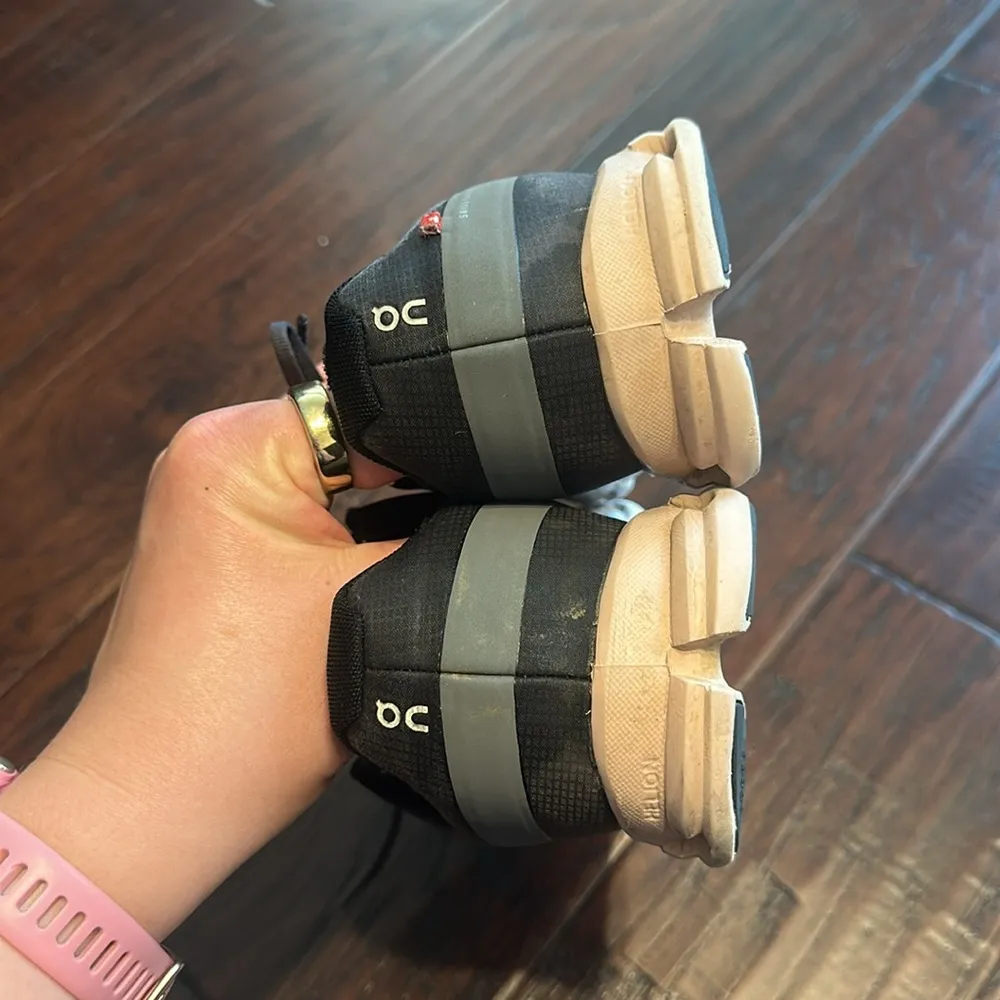 On Cloud Running Cloudflow Sneakers Size 9 Pink - Image 2