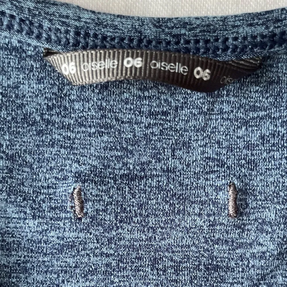 Oiselle Women's Blue Running Workout Tank Top - Image 3