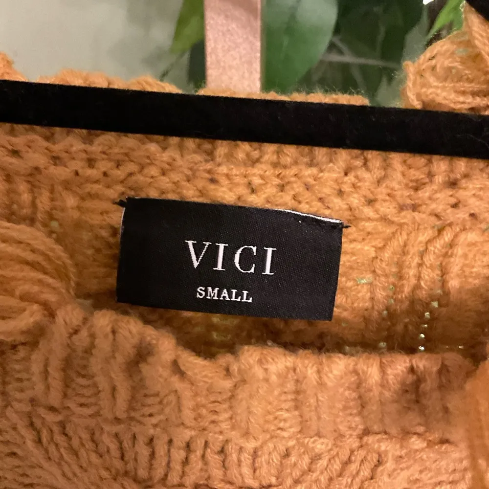 Cropped Distressed Sweater Size Small in Mustard - Image 5