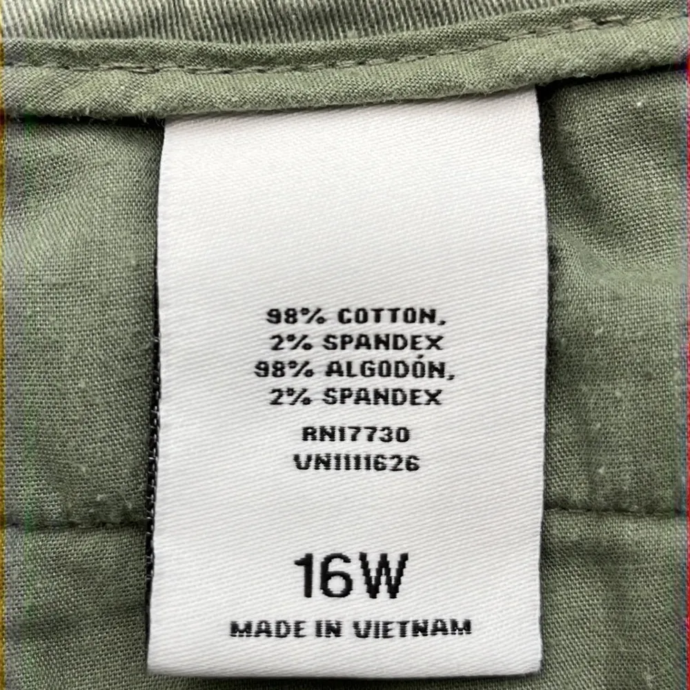 Ava Viv Shorts Size 16W - Image 9