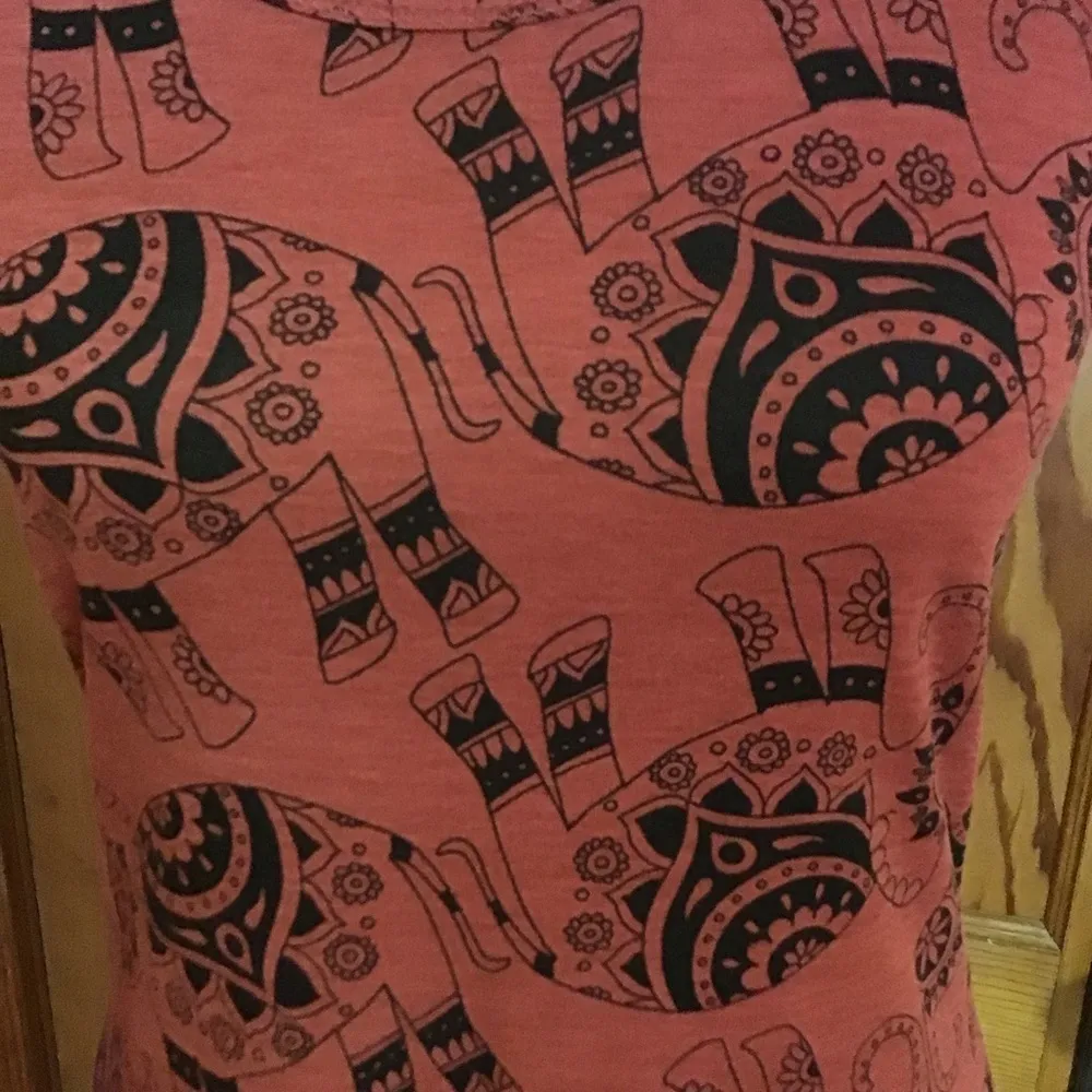 3 for 20 $ bundle Lularoe elephants tank top - Image 6