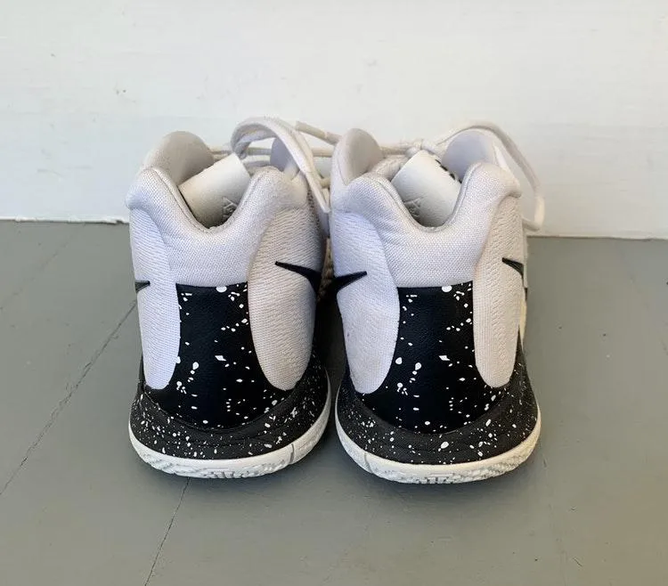 Nike Kyrie Basketball Shoes - Image 3