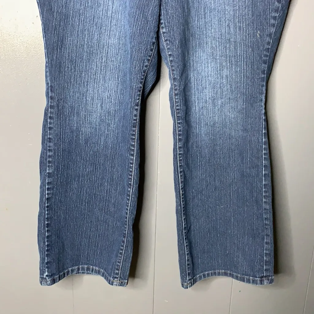 LANE BRYANT Boot cut jeans size‎ 20 - Image 5