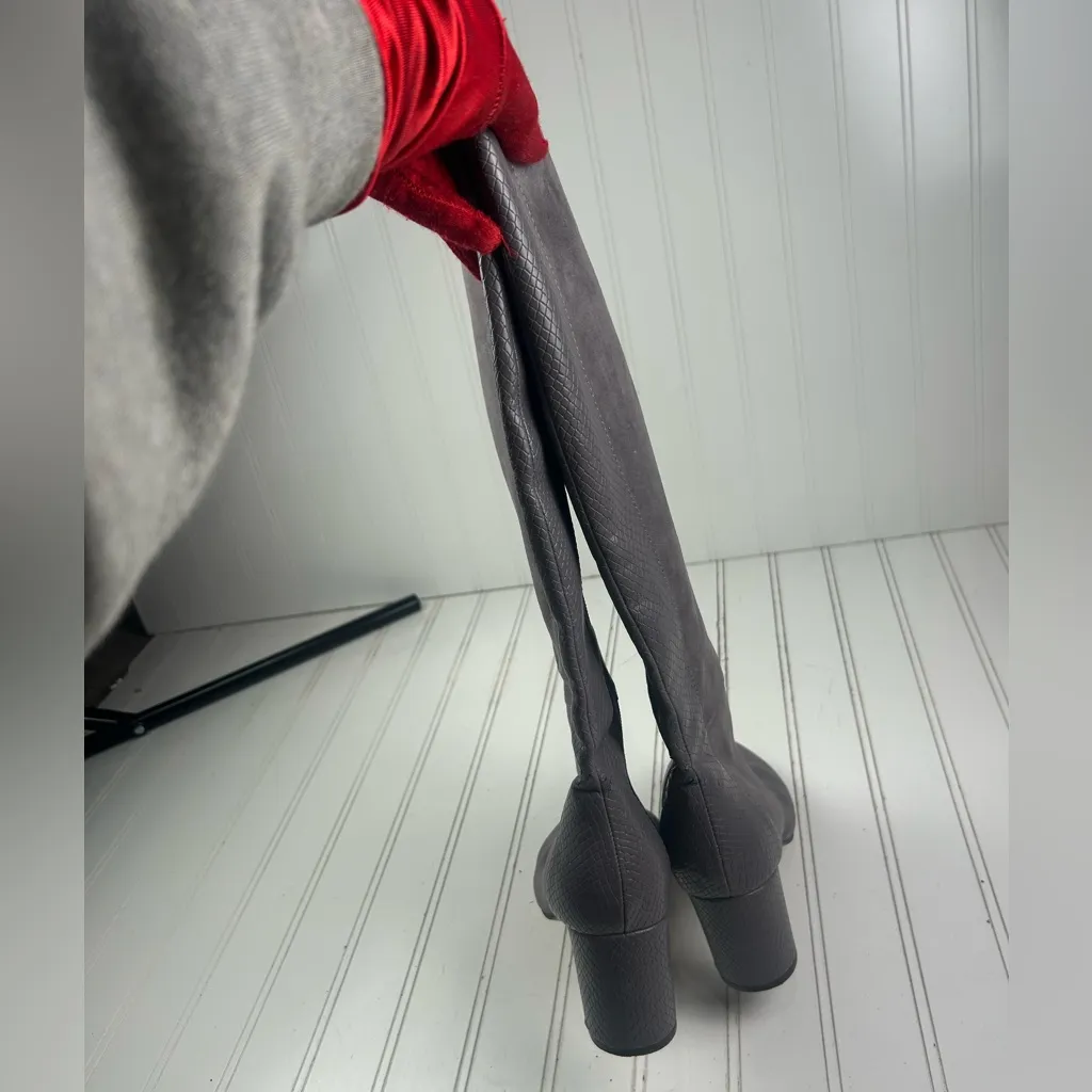 Isaac Mizrahi Gray Suede Knee-High Block Heel Boots Women’s Size 7.5 - Image 10