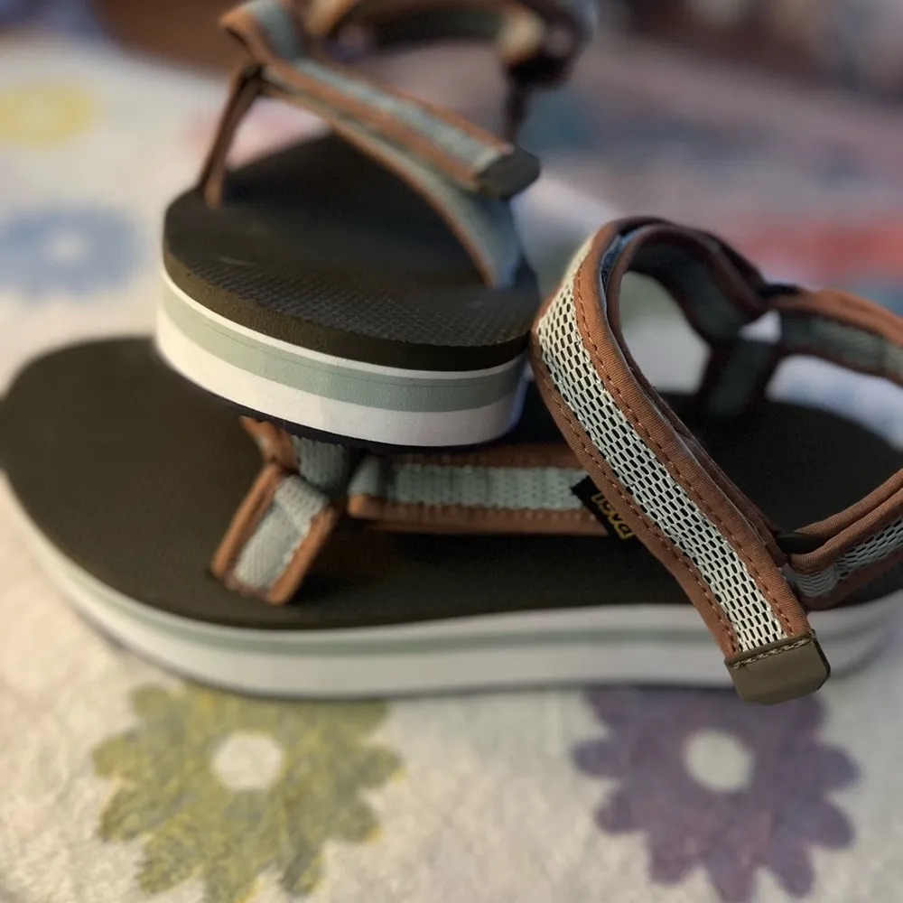 TEVA Platform Universal Mesh Print Olive Sea Foam NWOT Size 11 Woman’s - Image 7